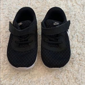 Nike toddler boy sneakers - size 6